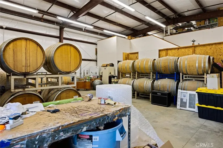Former Winery with huge storage space