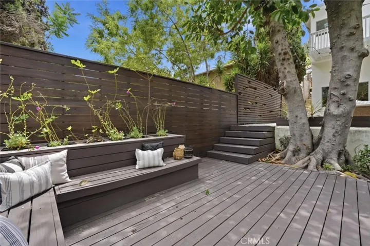2448 Riverside Pl, Los Angeles, California 90039