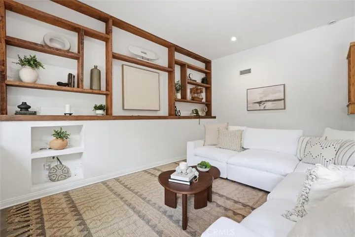 2448 Riverside Pl, Los Angeles, California 90039