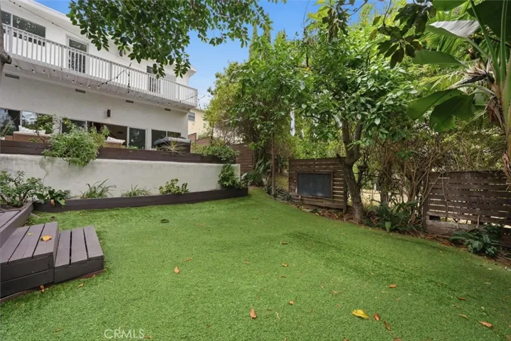 2448 Riverside Pl, Los Angeles, California 90039