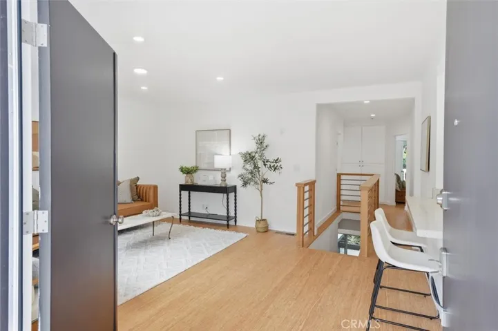 2448 Riverside Pl, Los Angeles, California 90039