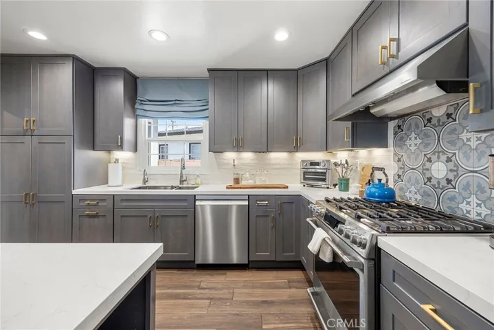 Gorgeous Kitchen to please any cook or baker!