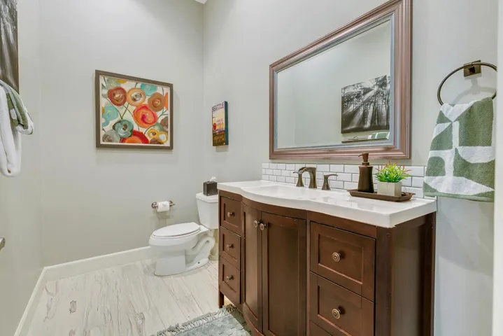37 POWDER ROOM MLS