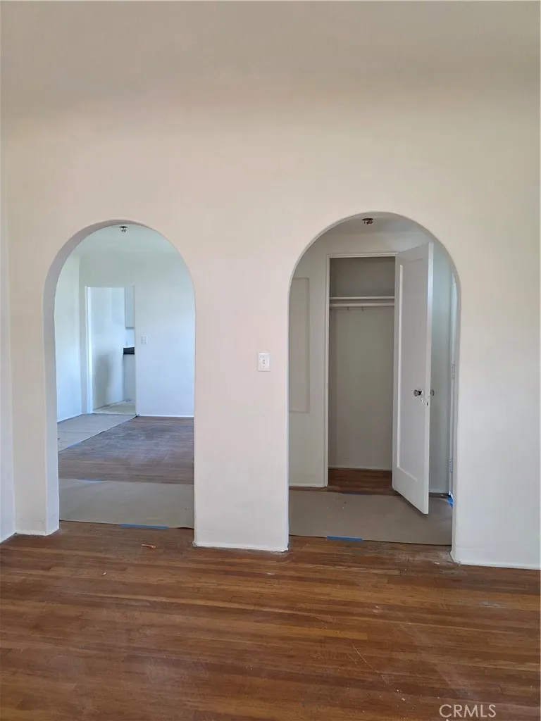 Living room toward Entry Way and Family Room