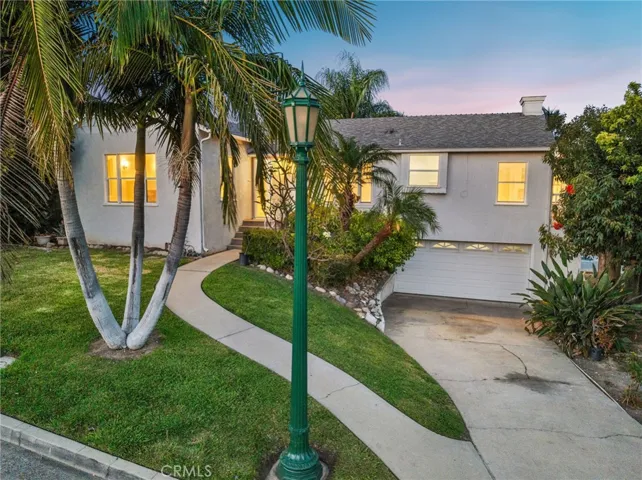 CURB SIDE