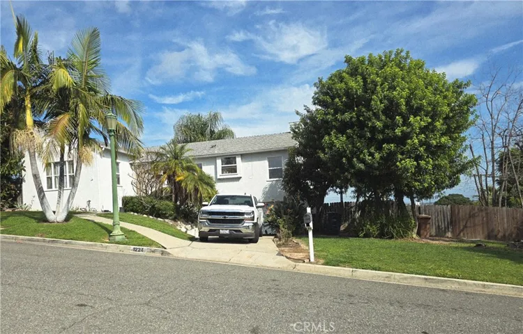 FRONT CURB