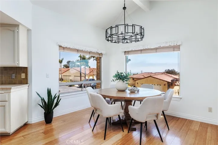 Dining area with south east window for sunrises!