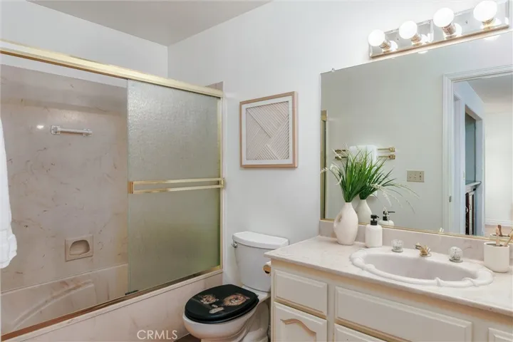 Second bathroom.