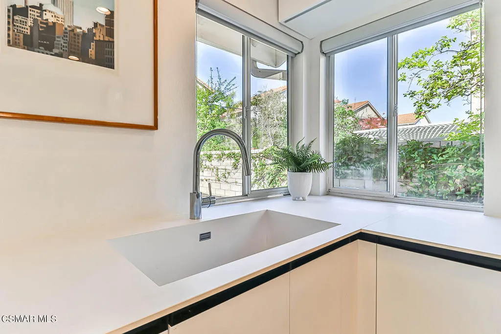 cKitchen and Dining4