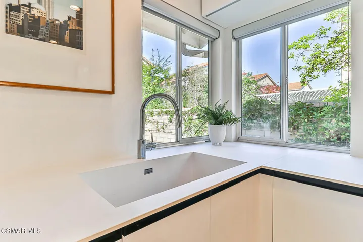 cKitchen and Dining4
