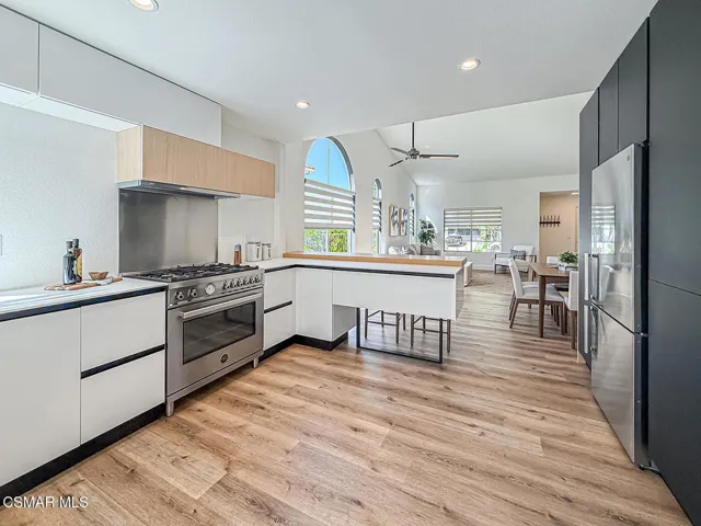 bLiving Dining and Kitchen11
