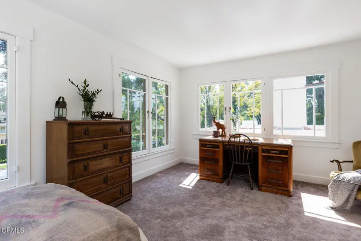1045 New York Dr 054-mls