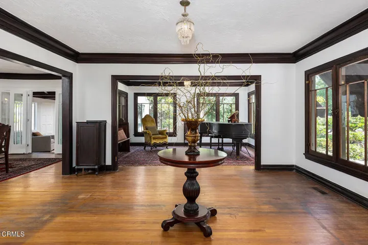 1045 New York Dr 018-mls