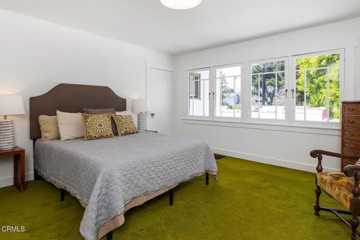 1045 New York Dr 048-mls
