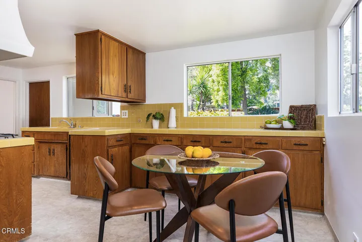 1045 New York Dr 030-mls