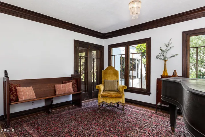 1045 New York Dr 022-mls