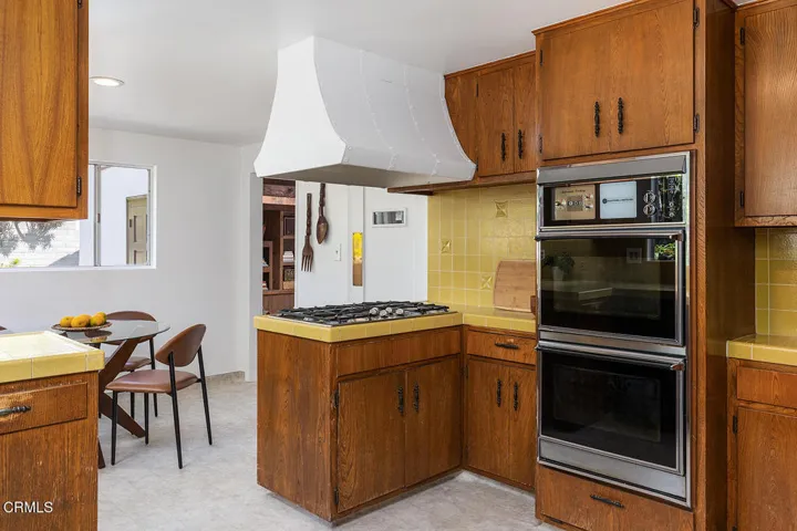1045 New York Dr 033-mls