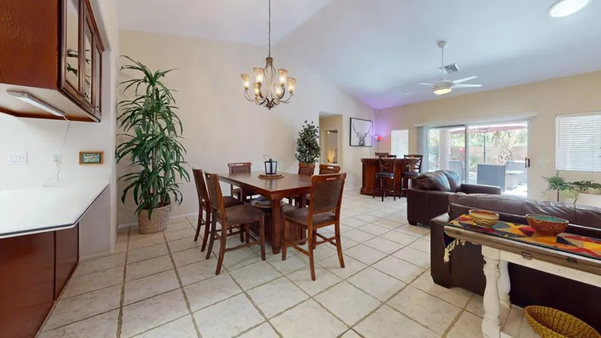 43850-Venice-Dr-La-Quinta-CA-92253-Dinin