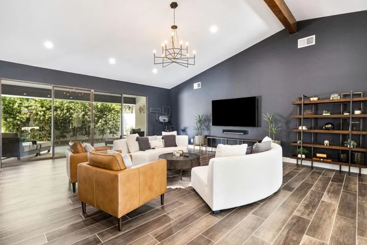 5. Living Room with Vaulted Ceiling