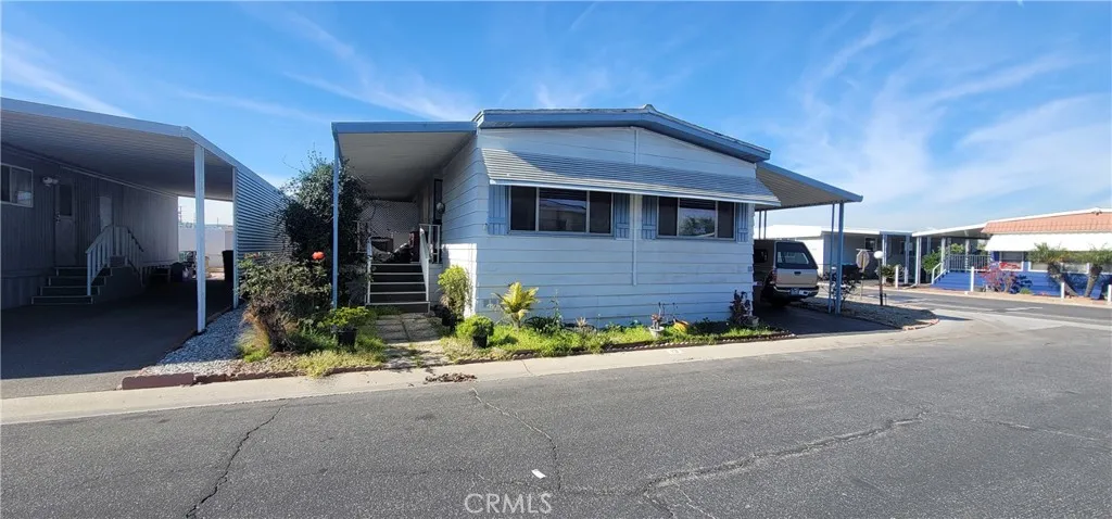 1065 Lomita Bl Space #13, Harbor City CA a Senior MHP