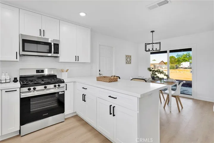 12810 Navajo, Apple Valley, California 92308