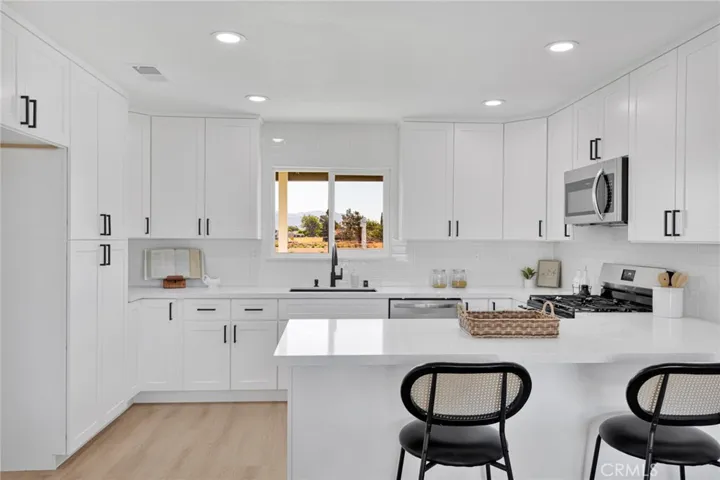 12810 Navajo, Apple Valley, California 92308