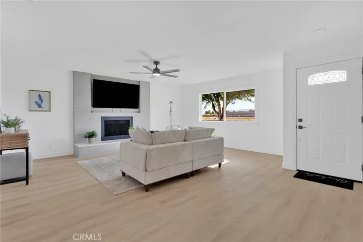12810 Navajo, Apple Valley, California 92308