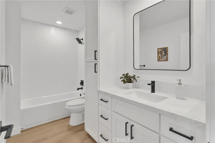 12810 Navajo, Apple Valley, California 92308