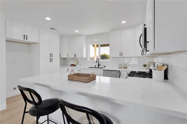 12810 Navajo, Apple Valley, California 92308