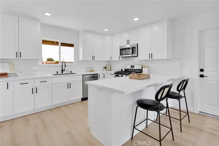12810 Navajo, Apple Valley, California 92308