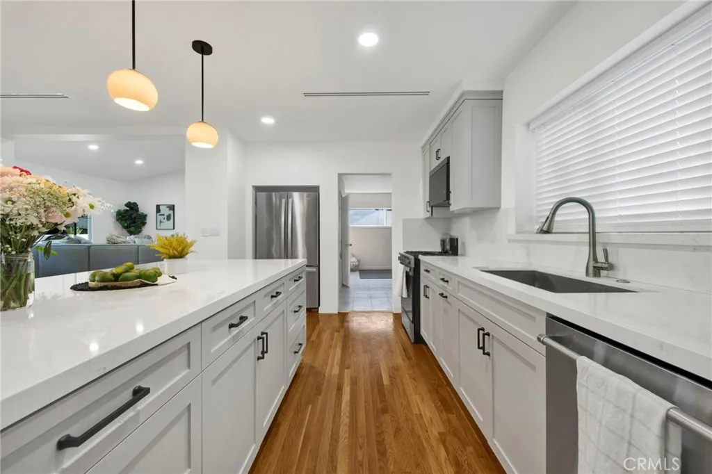 4210 Sepulveda Boulevard, Sherman Oaks, California 91403 — photo 5