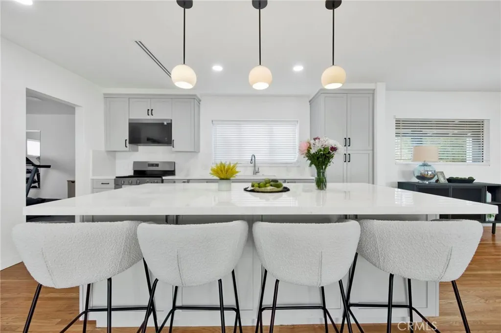 4210 Sepulveda Boulevard, Sherman Oaks, California 91403 — photo 4