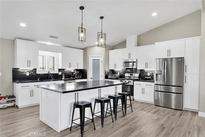 12744 Pauhaska, Apple Valley, California 92308