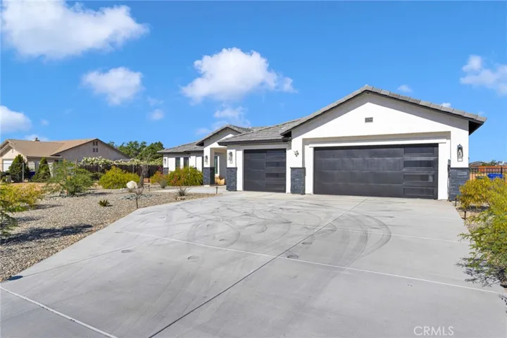 12744 Pauhaska, Apple Valley, California 92308