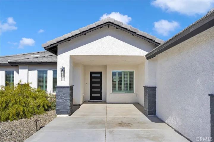 12744 Pauhaska, Apple Valley, California 92308