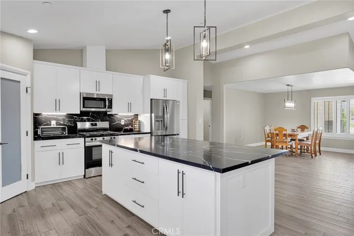 12744 Pauhaska, Apple Valley, California 92308