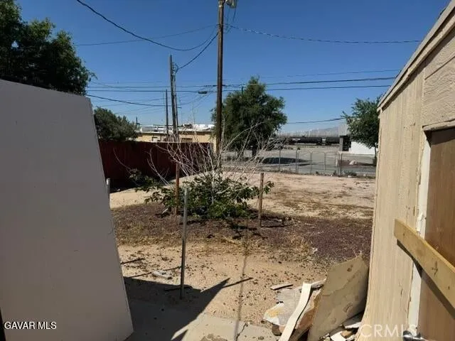 15957 K, Mojave, California 93501