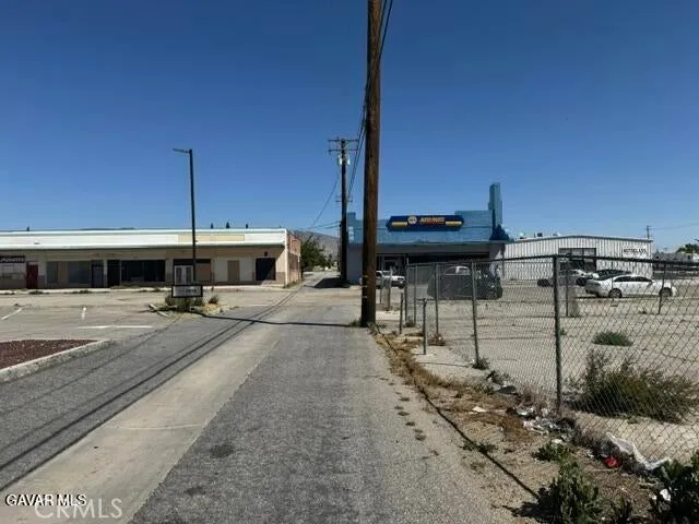 15957 K, Mojave, California 93501
