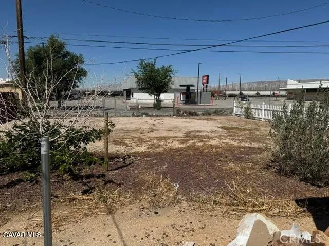 15957 K, Mojave, California 93501
