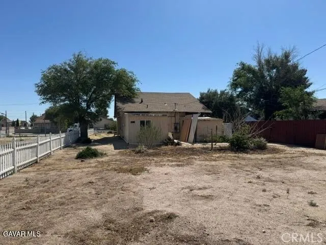 15957 K, Mojave, California 93501
