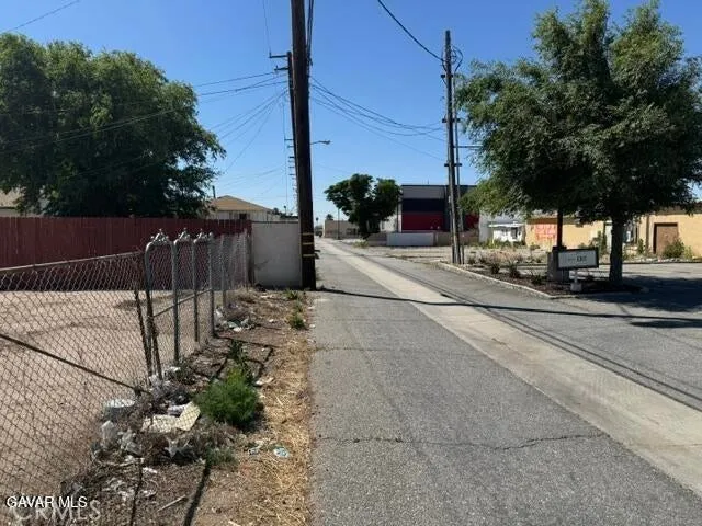 15957 K, Mojave, California 93501