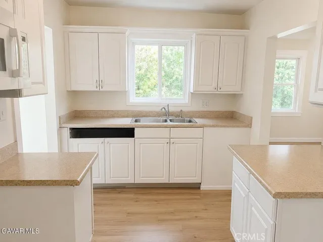 15957 K, Mojave, California 93501