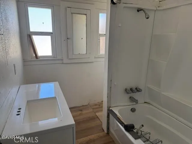 15957 K, Mojave, California 93501