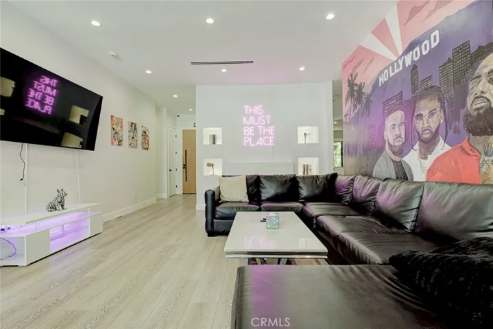 2743 Keystone St., Burbank, California 91504