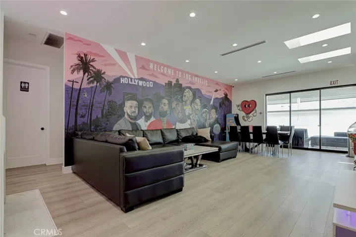 2743 Keystone St., Burbank, California 91504