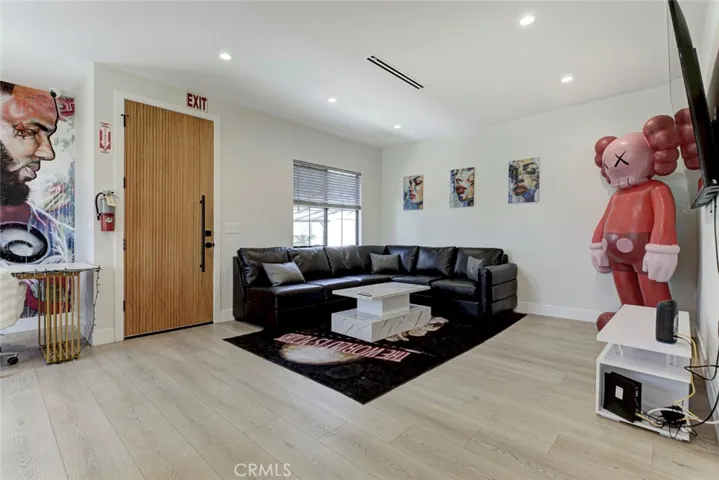 2743 Keystone St., Burbank, California 91504