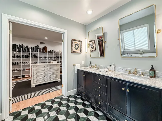 Primary Suite Bathroom