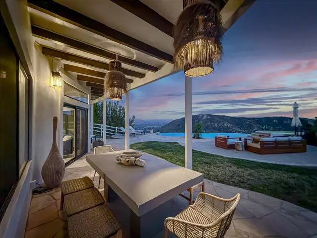 Outdoor Dining Area