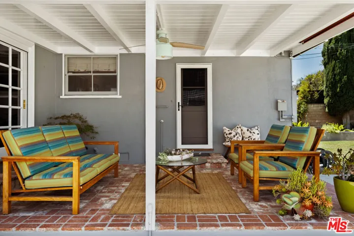 6237 Belmar Avenue, Tarzana, California 91335