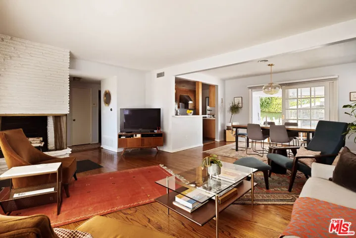 6237 Belmar Avenue, Tarzana, California 91335